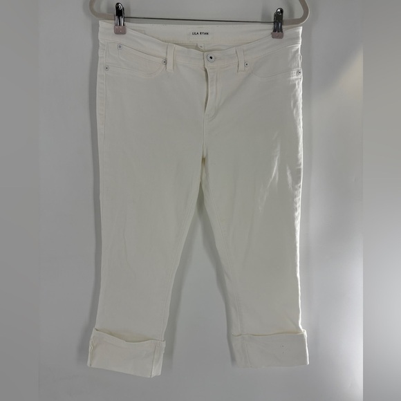 LILA RYAN Denim - LILA RYAN White Cuffed Ankle Jeans